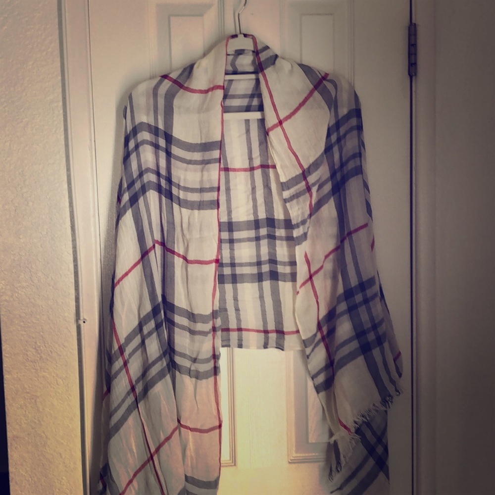 Plaid scarf ivory/red/dark gray/ soft & prettyNWT - Picture 4 of 5